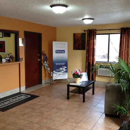 Travelodge By Wyndham Muskegon Exterior photo